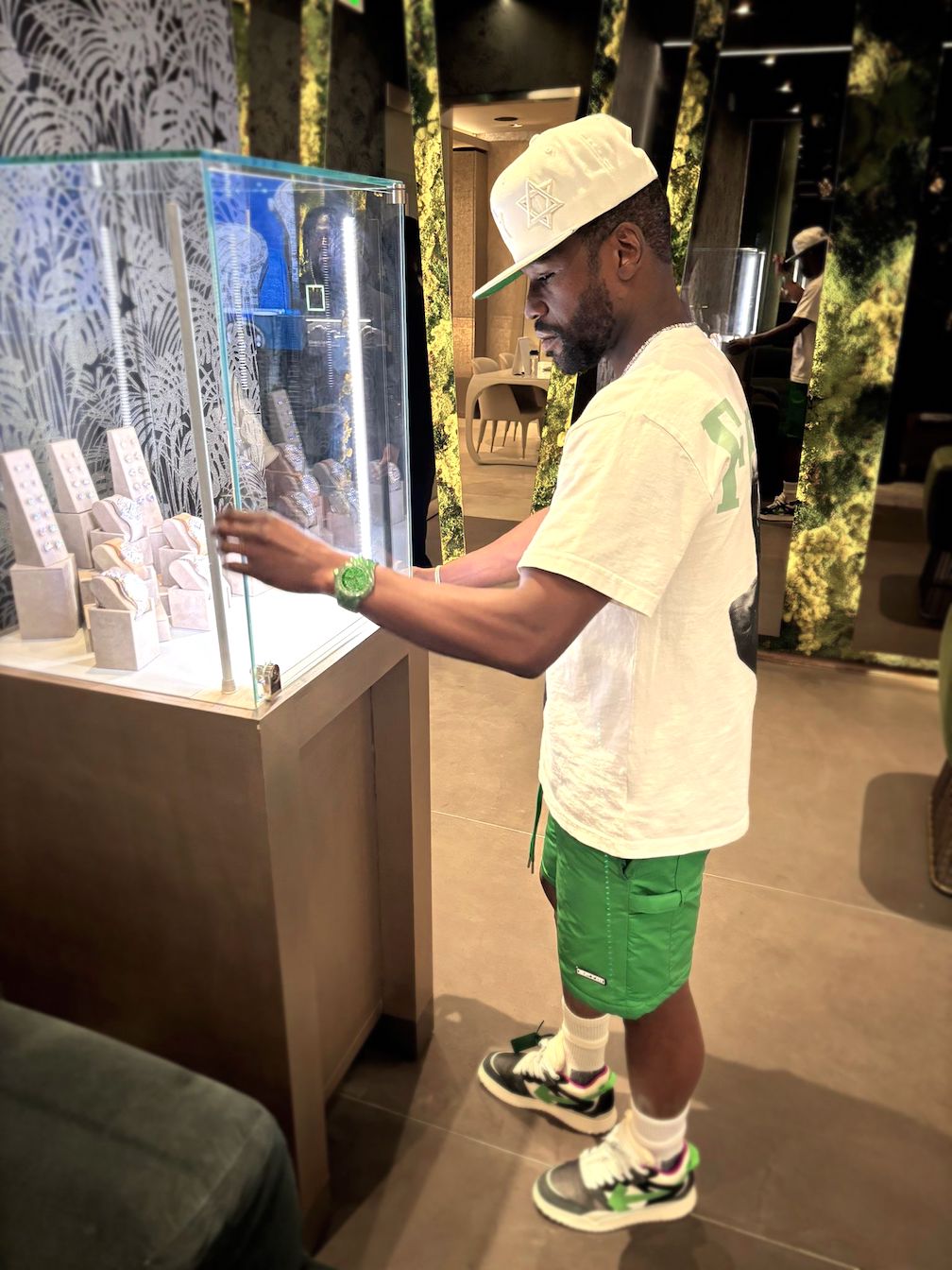 Floyd Mayweather Buys  Million Avi Hue Gemstone Watch Set